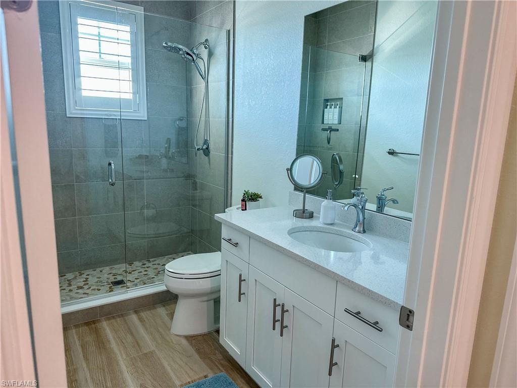 207 Indies dr E 201 photo 17