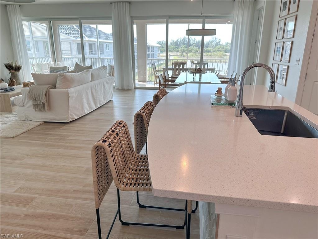 207 Indies dr E 201