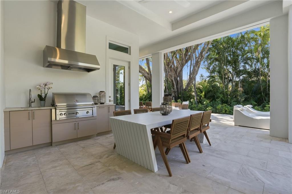 Outdoor Kitchen