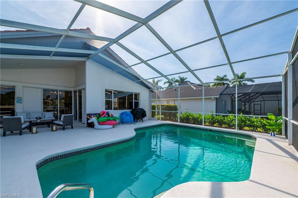 1526 Vintage LN