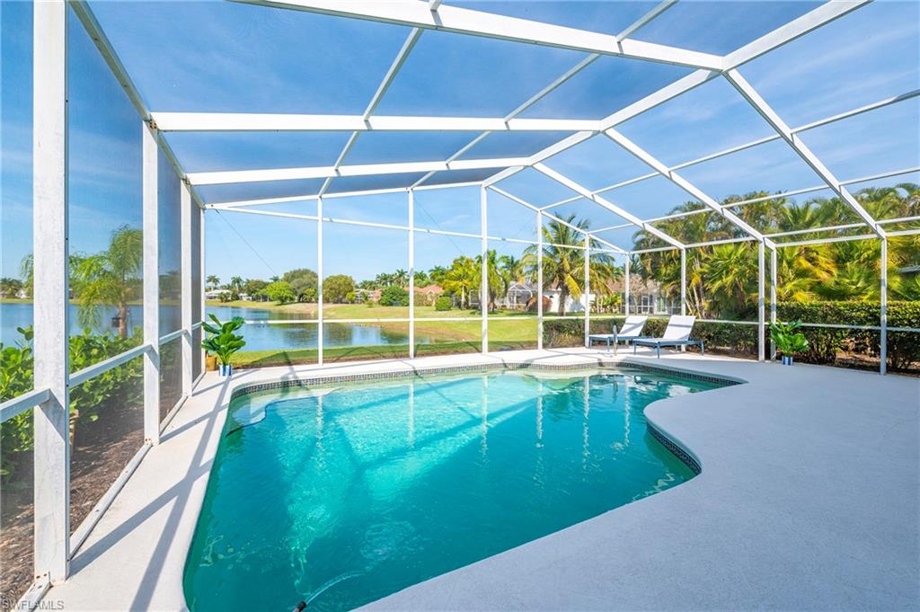 1526 Vintage LN