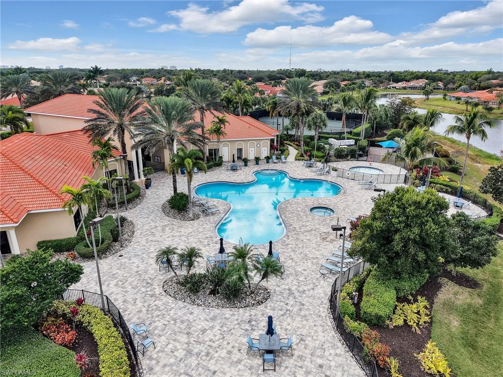 Additional kiddie pool and separate hot tub.