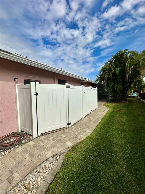 Fenced area for Pool Equipment / AC / Trash Cans