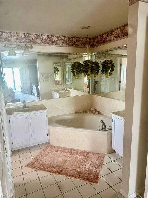 Tub & Double Vanity