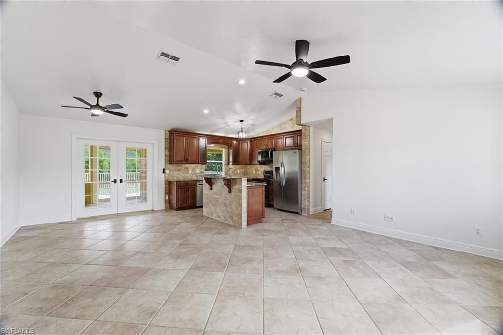 18343 Hawthorne RD photo 9