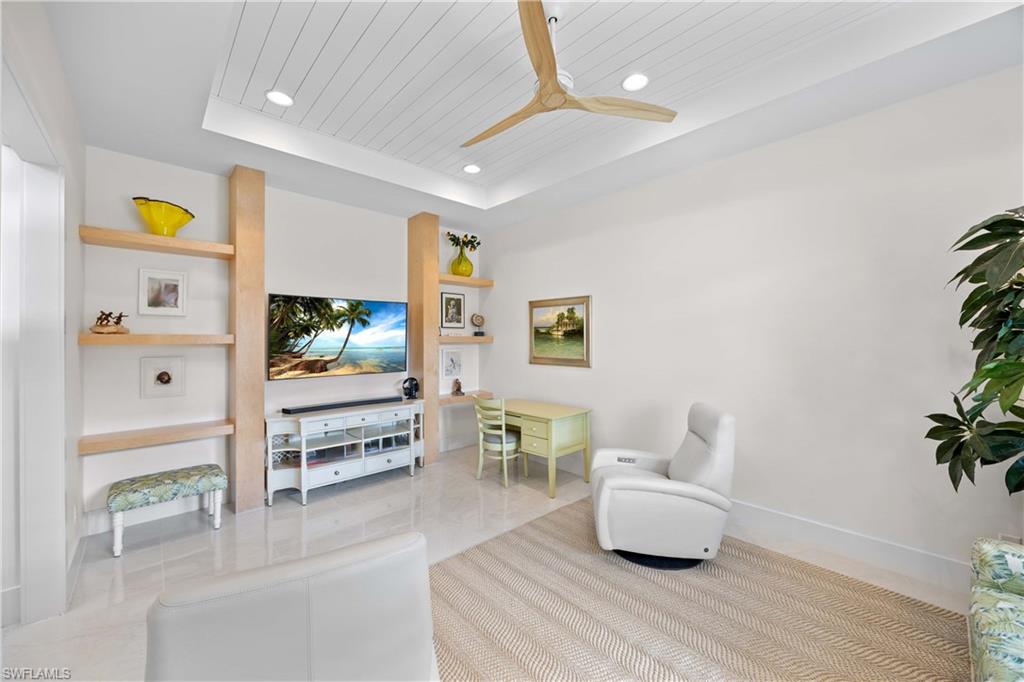 1st Floor Family Room/Large Office