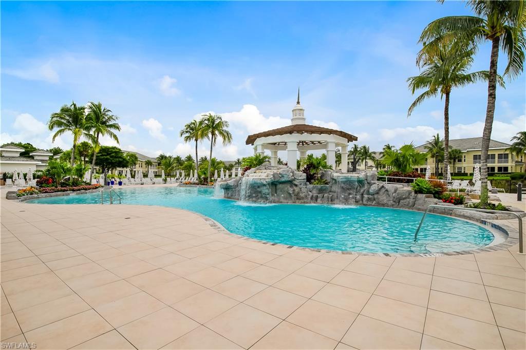 CLUB POOL