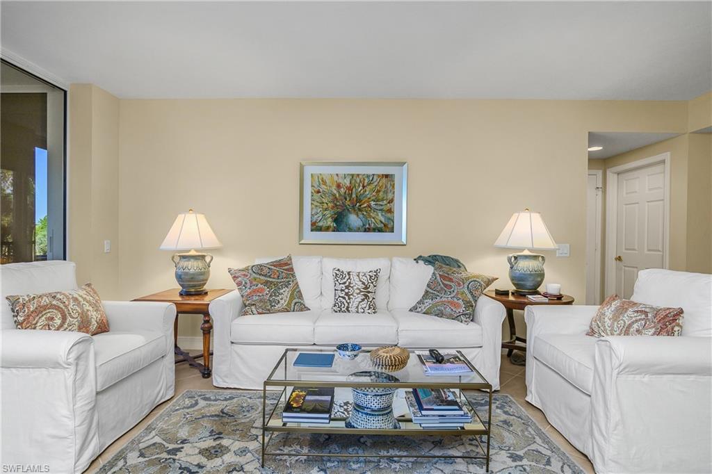 Spacious Great Room Living Room