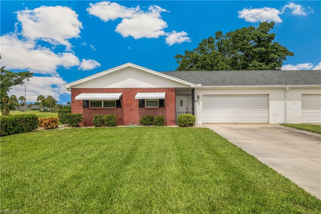 6992 Edgewater CIR