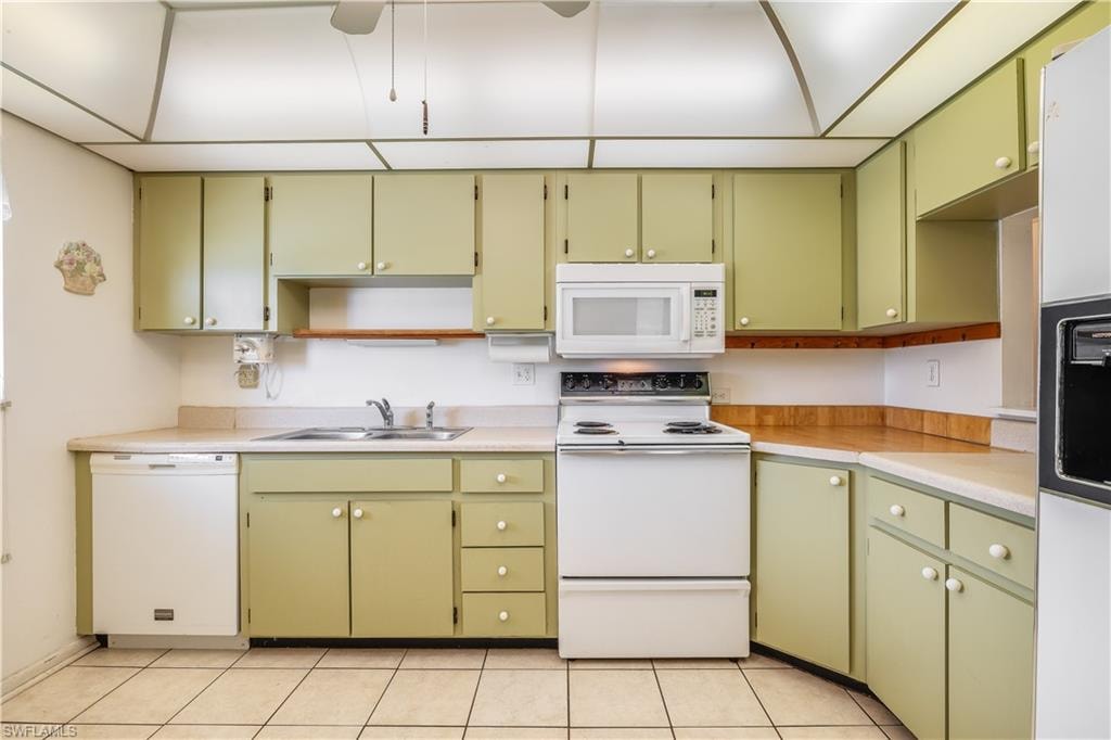 6992 Edgewater CIR