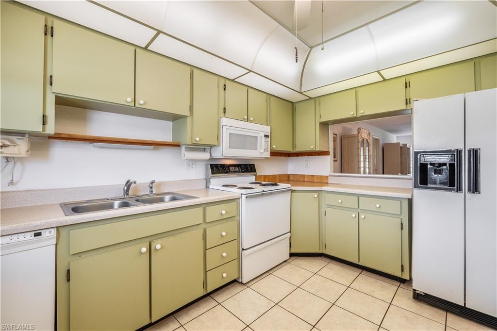 6992 Edgewater CIR