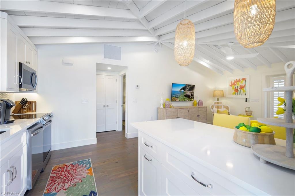 Guest House - Full Kitchen