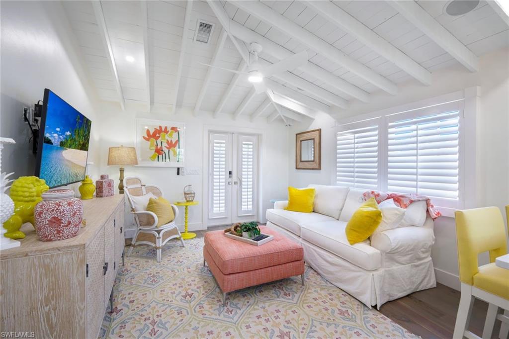 Guest House - Living Area