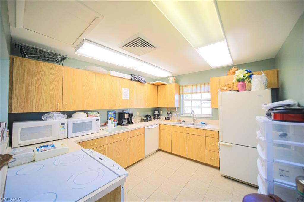 Kitchen Area In Community Club House Is Great For Entertaining!