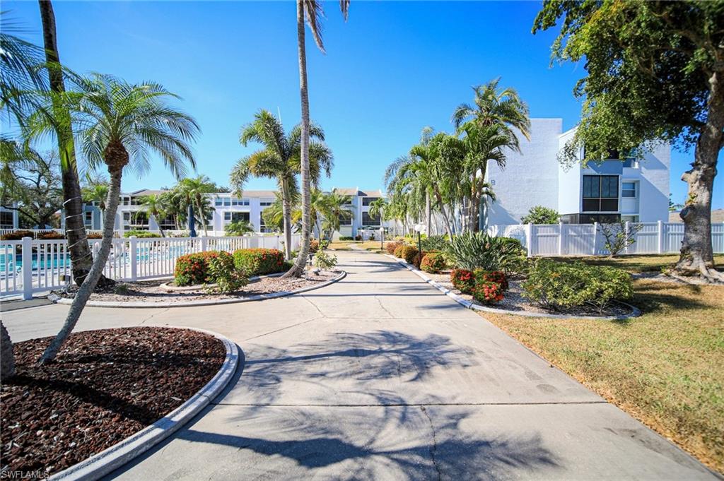 Lots Of Walking/Biking Areas With Lovely Landscaping To Enjoy!