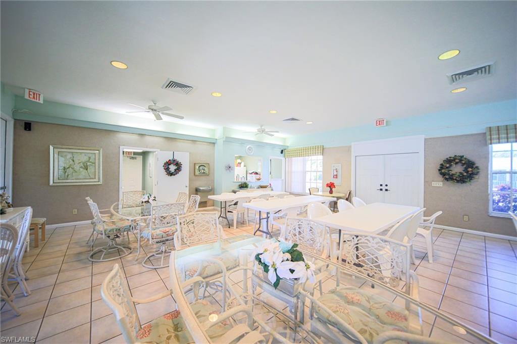 A Large Meeting Room In Club House, Great For Watching Games, Meeting Friends, Gatherings, And Just Hanging Out With Fellow Residents!