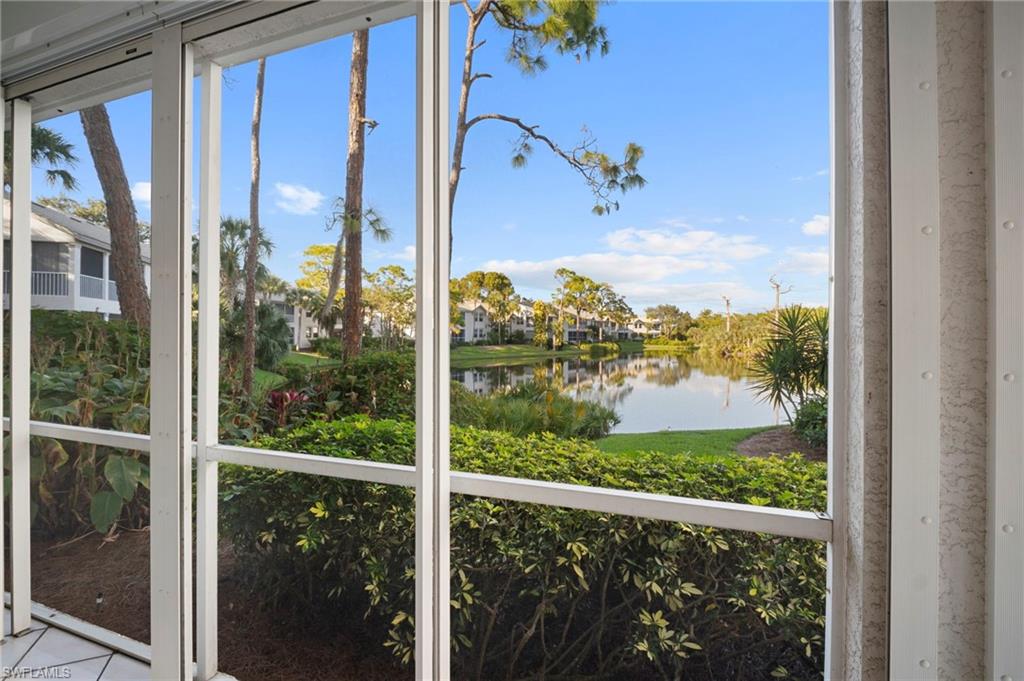 Panoramic views of the beauty of Harbor Lakes.