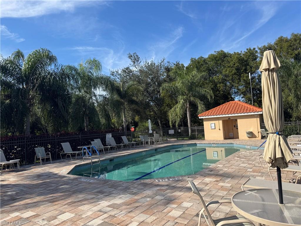 Pool In Walking Distance