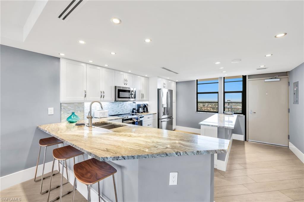 380 Seaview CT 1202