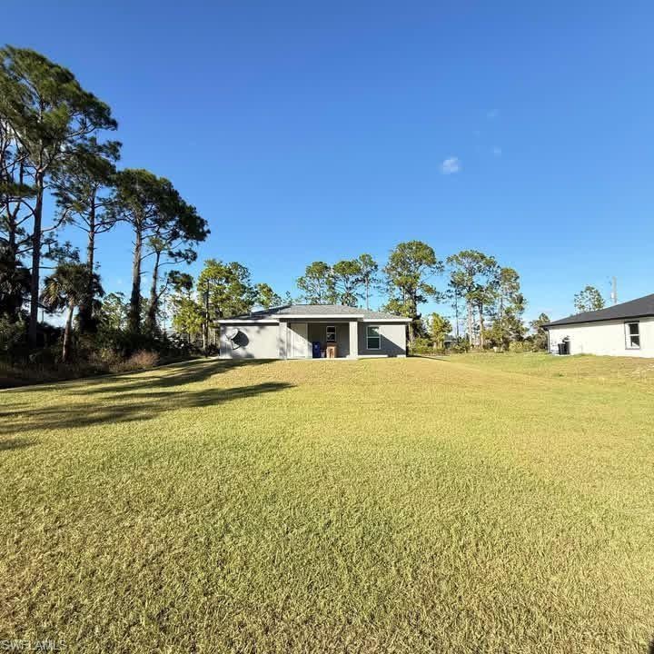 View of grassy yard