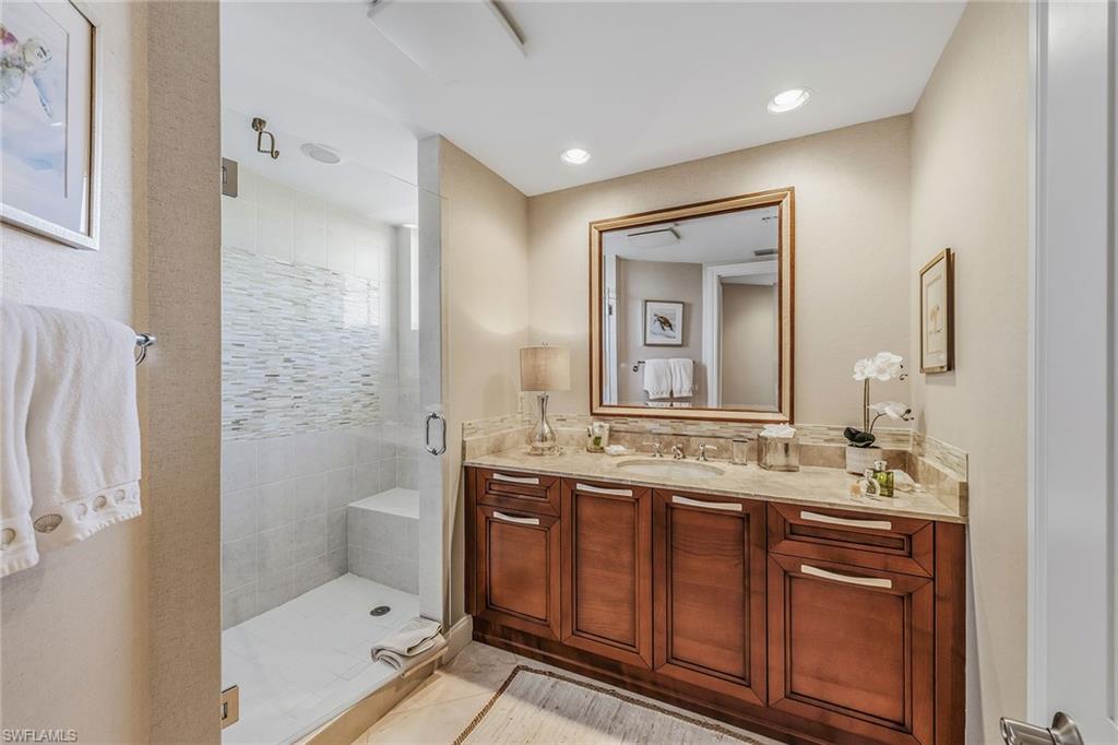 13675 Vanderbilt DR 707 photo 16