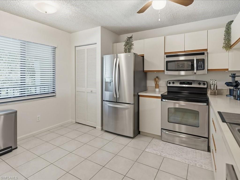 5767 Deauville CIR D305 photo 9