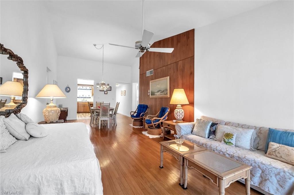 403 SE 43rd TER 11