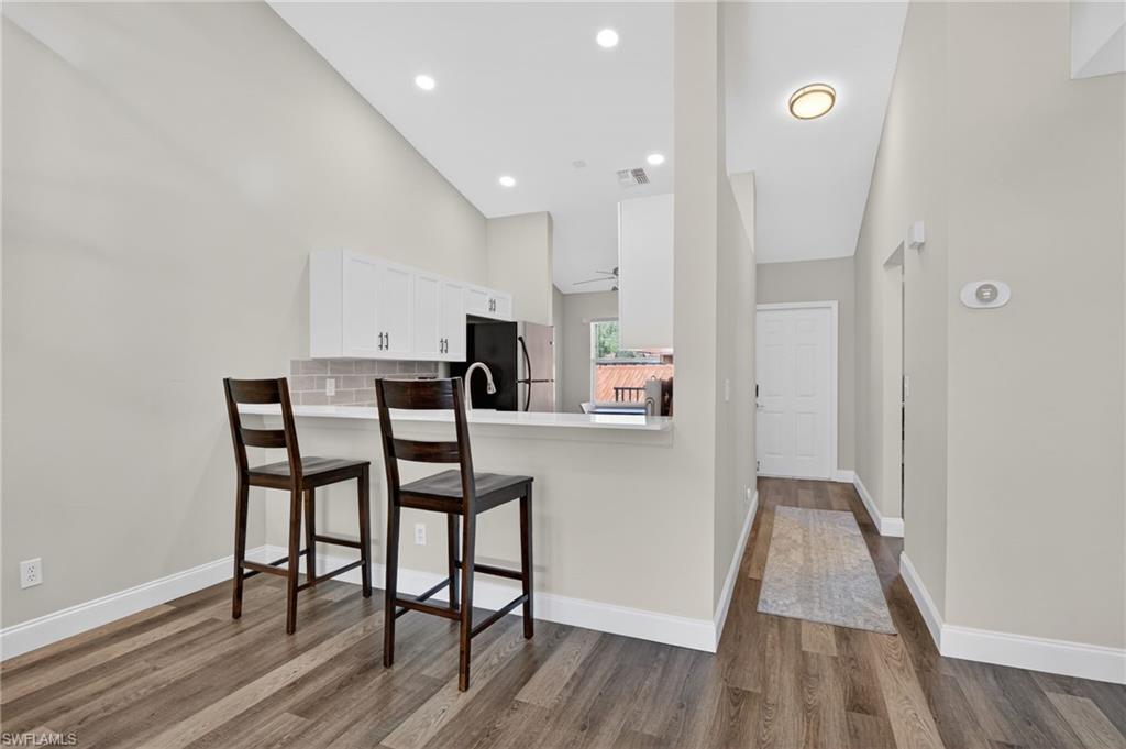 209 Robin Hood CIR 201 photo 6