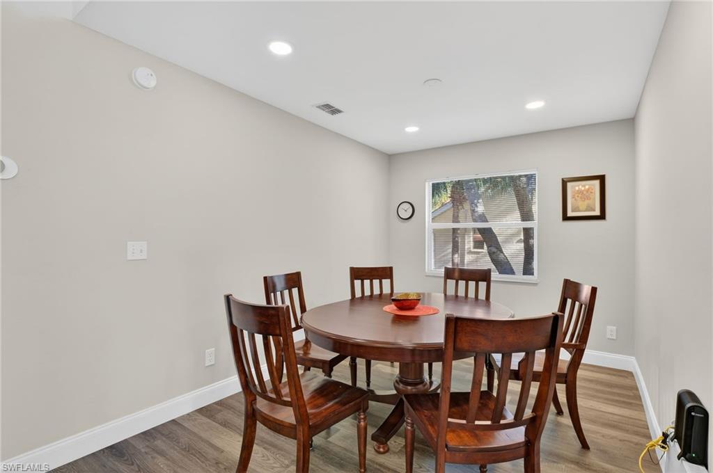 209 Robin Hood CIR 201 photo 7