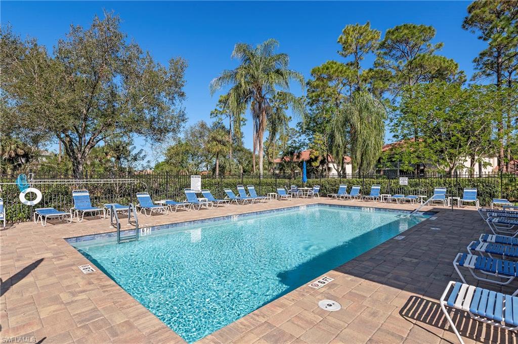 209 Robin Hood CIR 201 photo 19