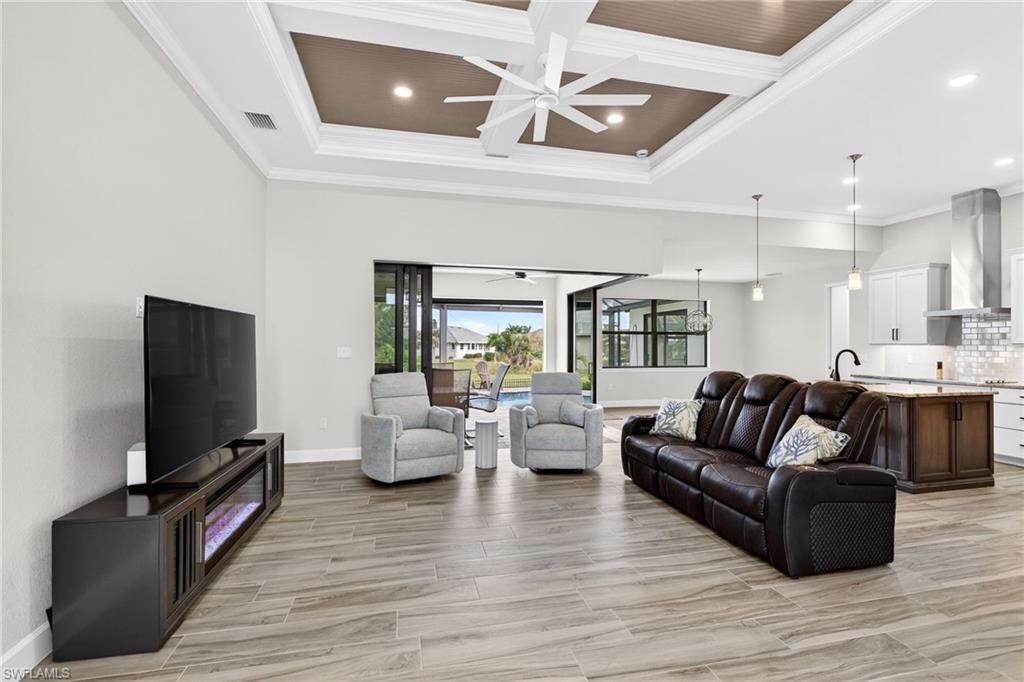 609 Monaco DR