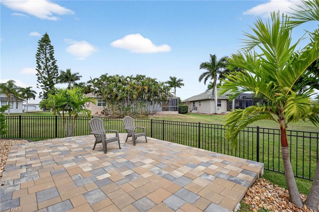 609 Monaco DR photo 38