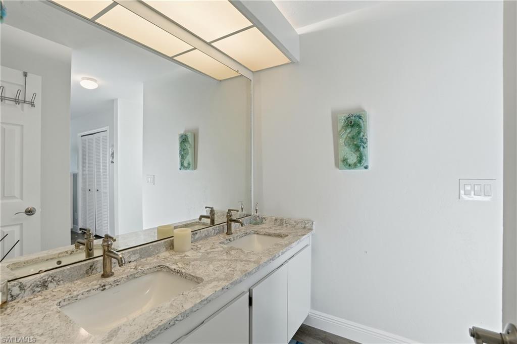 1039 Beach RD 101 photo 22
