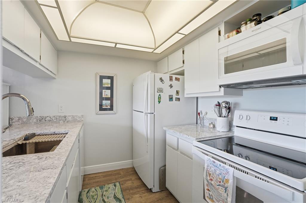1039 Beach RD 101 photo 9