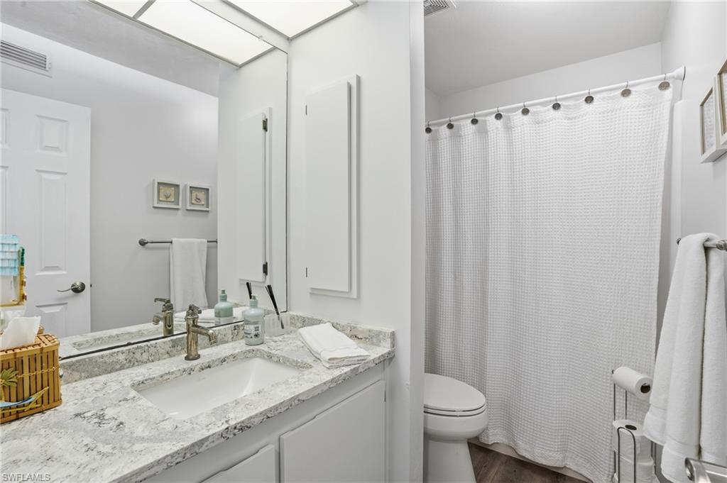1039 Beach RD 101 photo 24