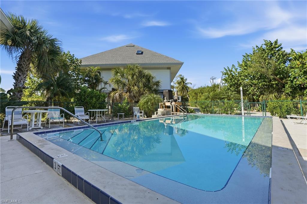 1039 Beach RD 101 photo 35