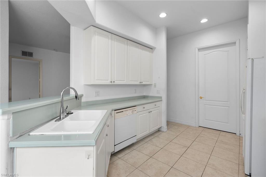 6010 Jonathans Bay CIR 102 photo 13