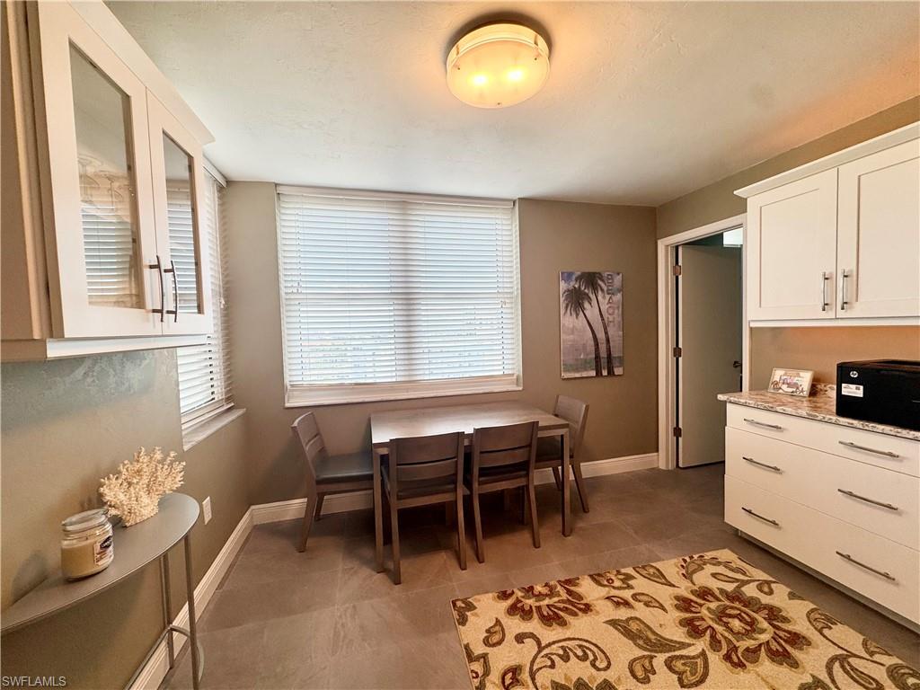 Dining room with baseboards