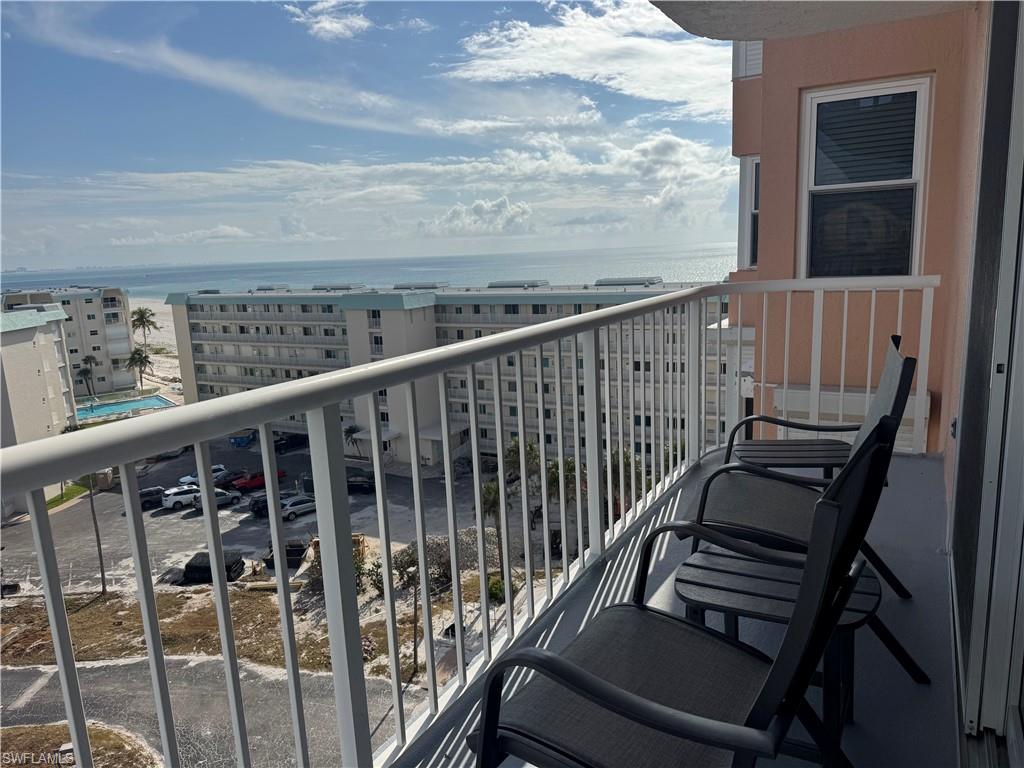 Balcony with water view to the South