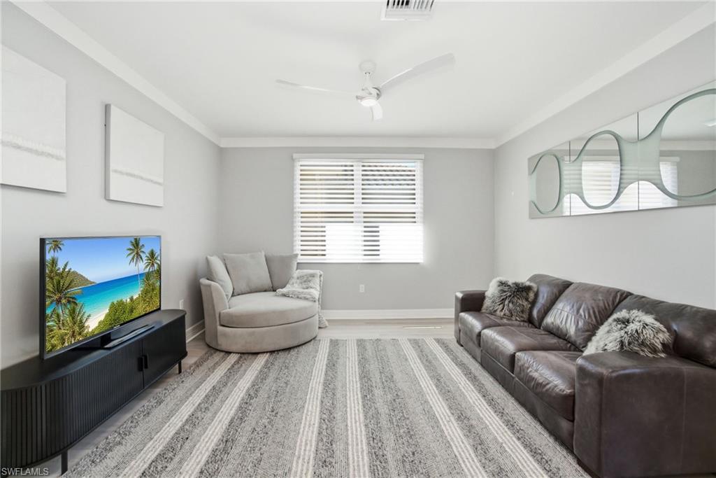 4654 Kensington CIR photo 12