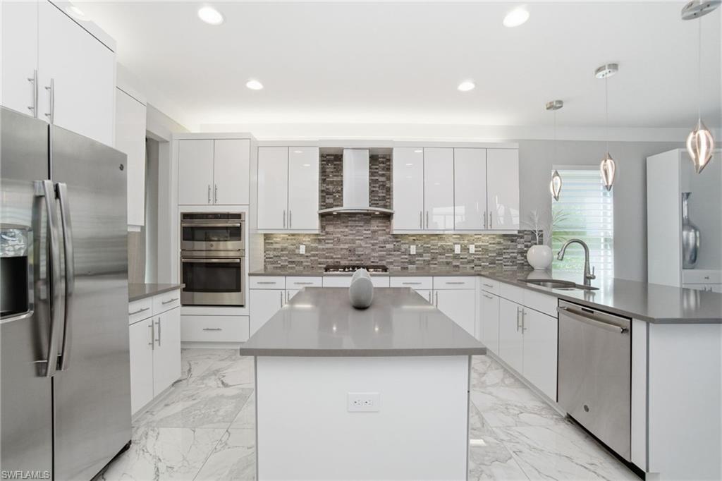 4654 Kensington CIR photo 10