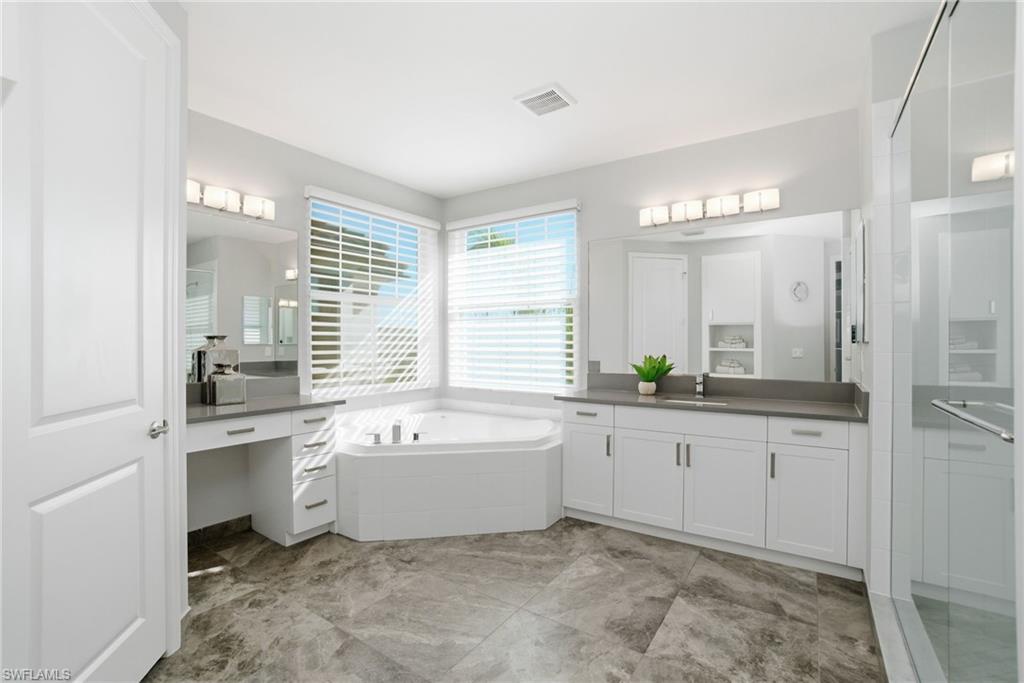 4654 Kensington CIR photo 14
