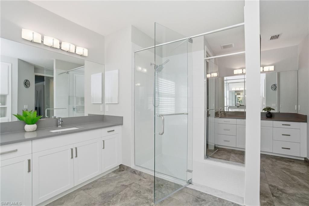 4654 Kensington CIR photo 15