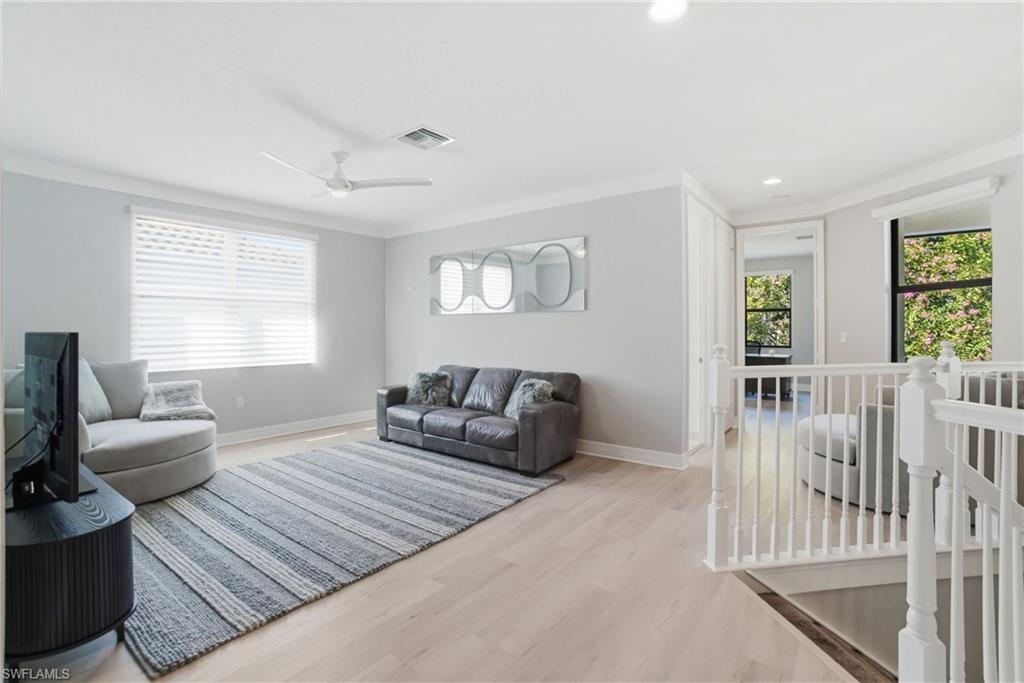 4654 Kensington CIR photo 11
