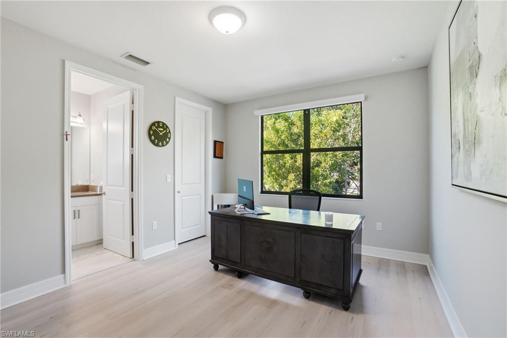 4654 Kensington CIR photo 19