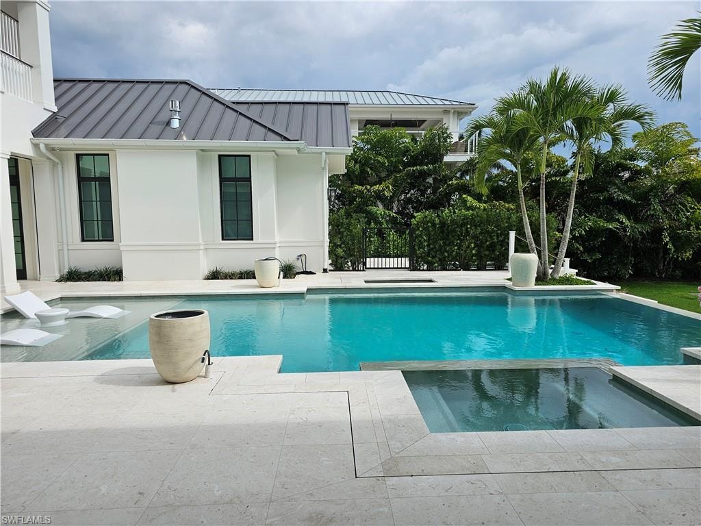 637 Palm CIR W photo 42