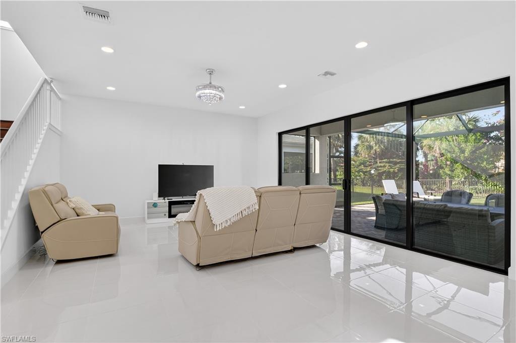 20908 Thistle Leaf LN photo 6