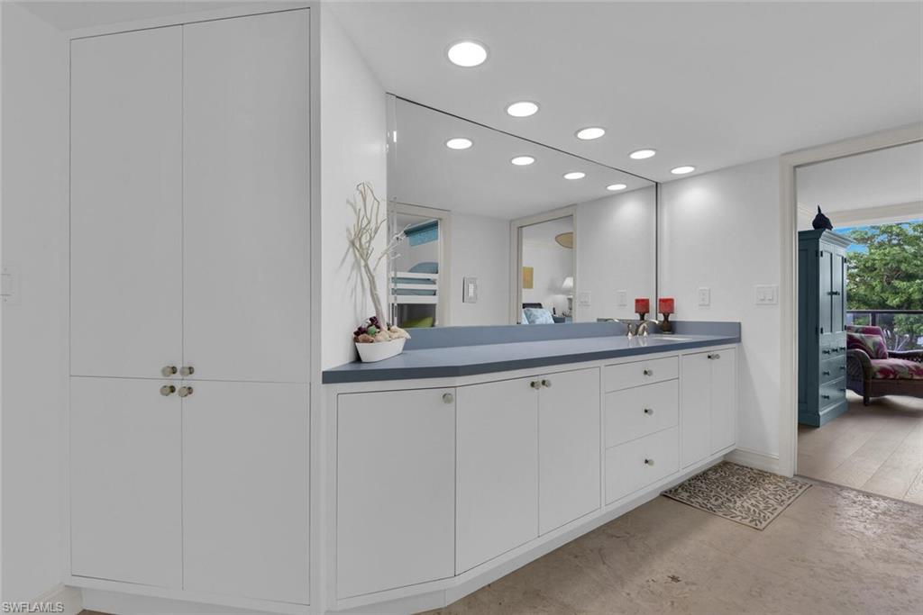 4901 Gulf Shore BLVD N 201 photo 23