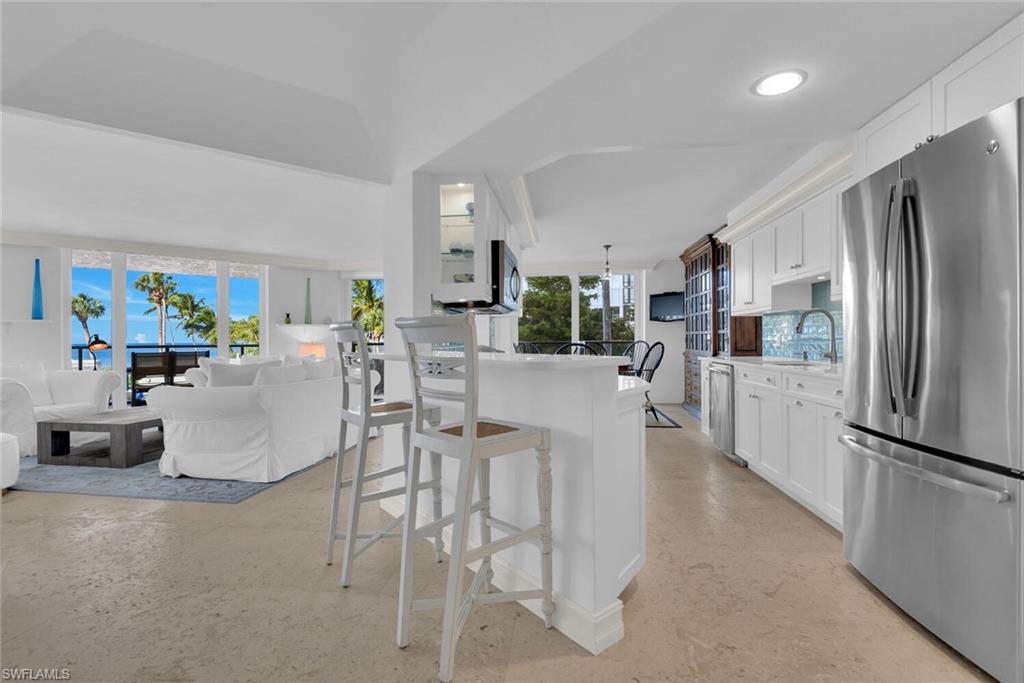 4901 Gulf Shore BLVD N 201 photo 7