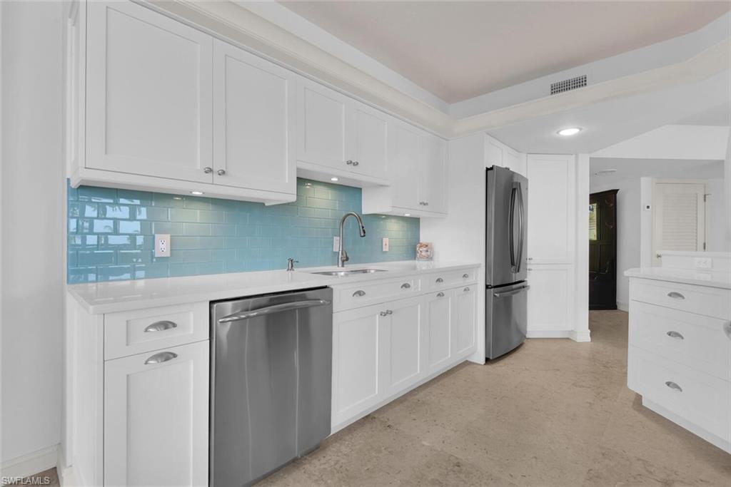 4901 Gulf Shore BLVD N 201 photo 9